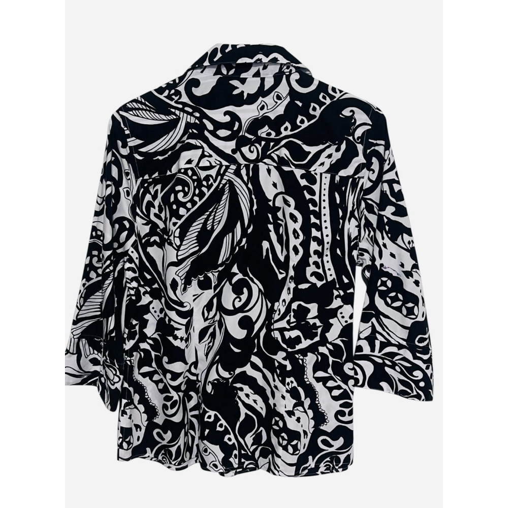 Chicos Blouse Size 1 Medium Black White Floral Scroll 3/4 Sleeve No Iron Shirt